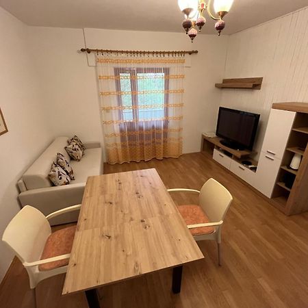 Apartmani Krunić Barbat na Rabu Bagian luar foto