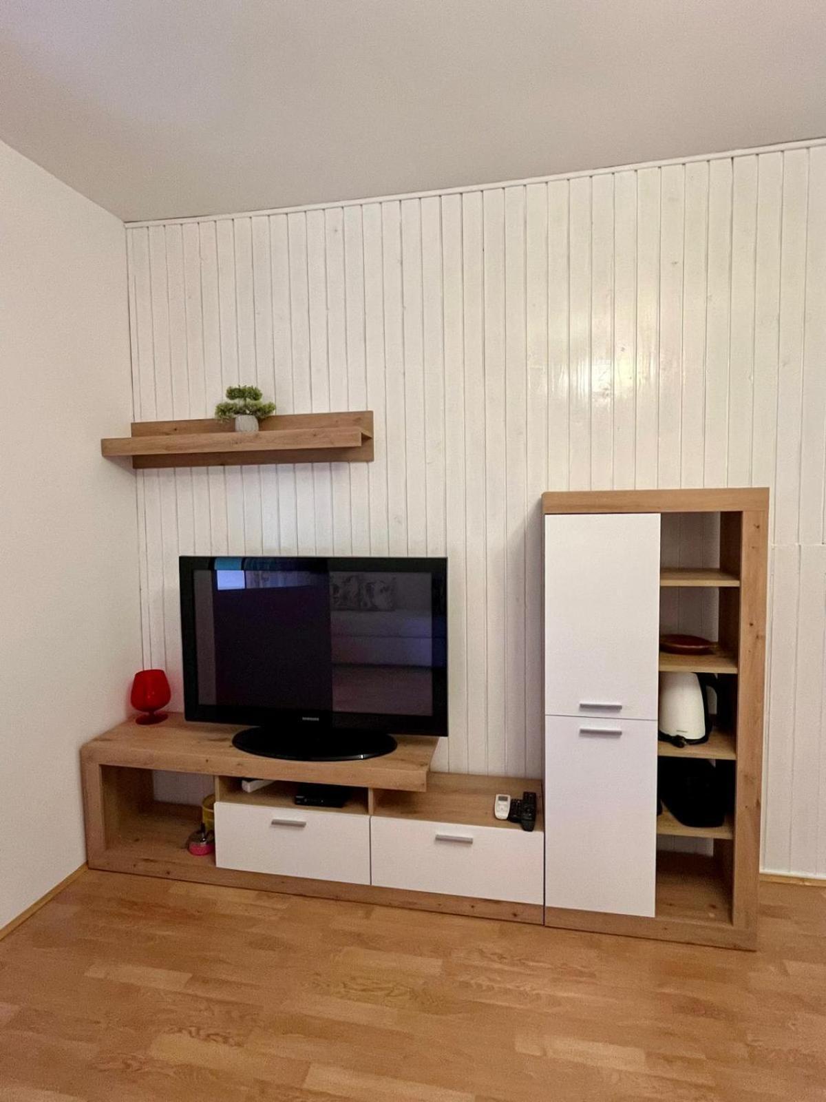 Apartmani Krunić Barbat na Rabu Bagian luar foto